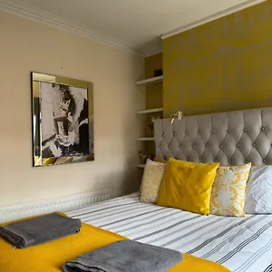  Habitación en casa particular House In Lisburn Road